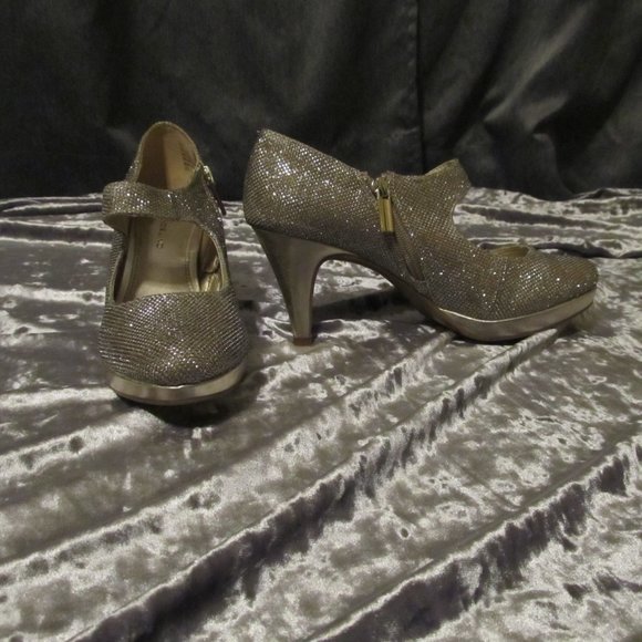Bandolino Melizza Gold Heels Size 8M $25 - Picture 5 of 11